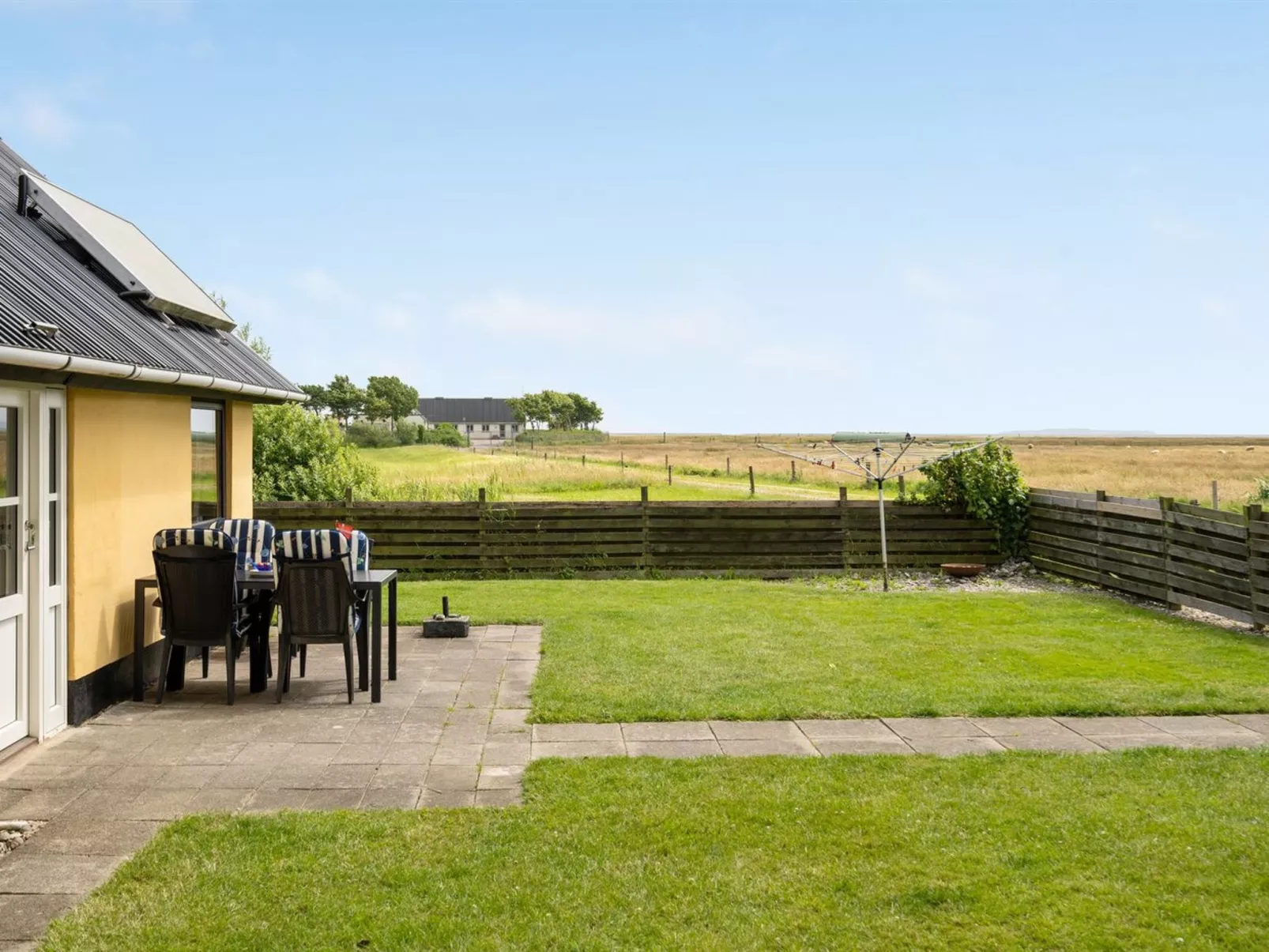 "Leocadia" - 150m to the fjord-Buiten