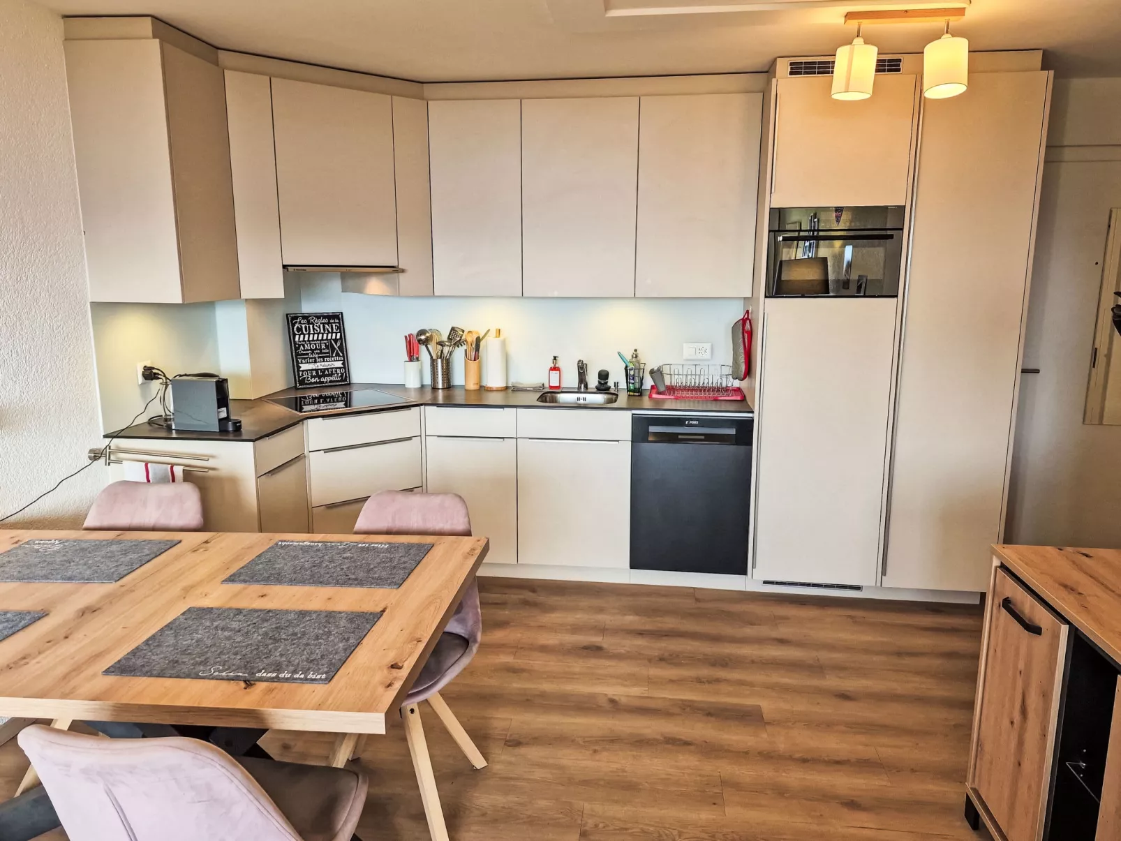 Les Essampilles 25-Binnen