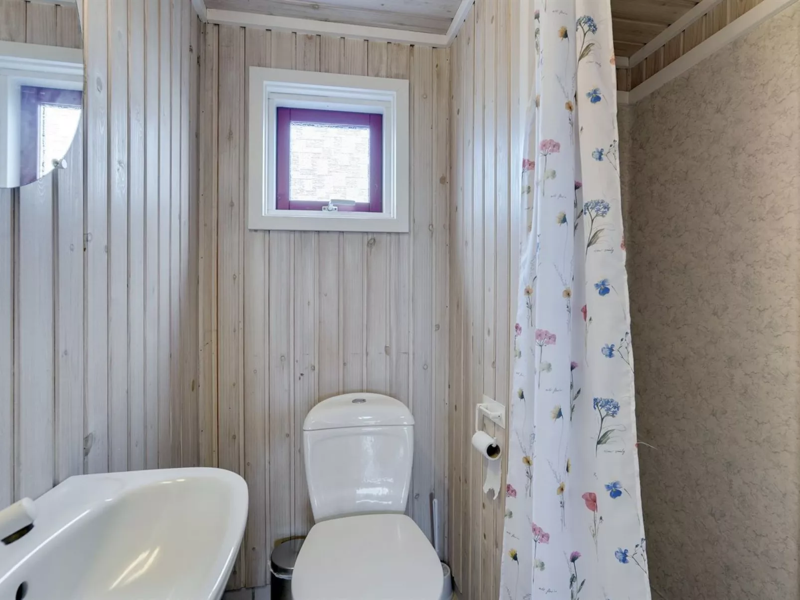 "Bertie" - 700m from the sea-Binnen