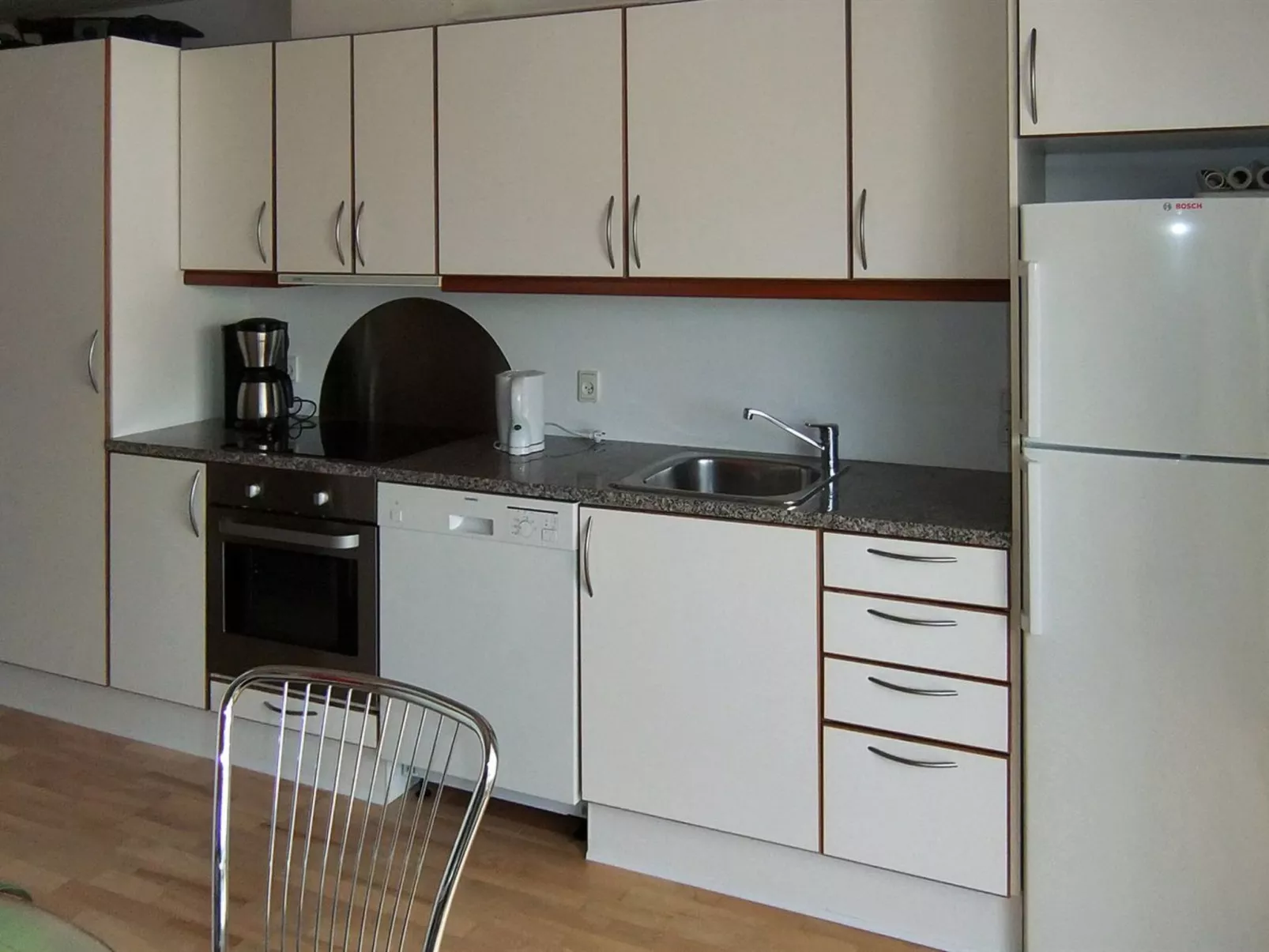 "Knud" - 2m from the sea-Binnen