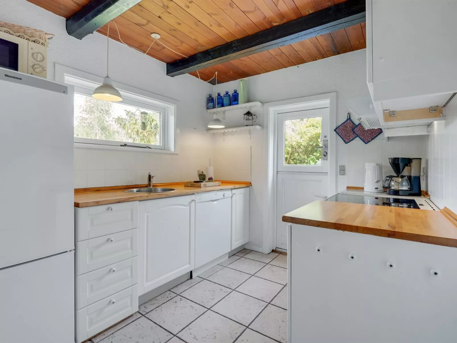 "Vemund" - 750m from the sea-Binnen