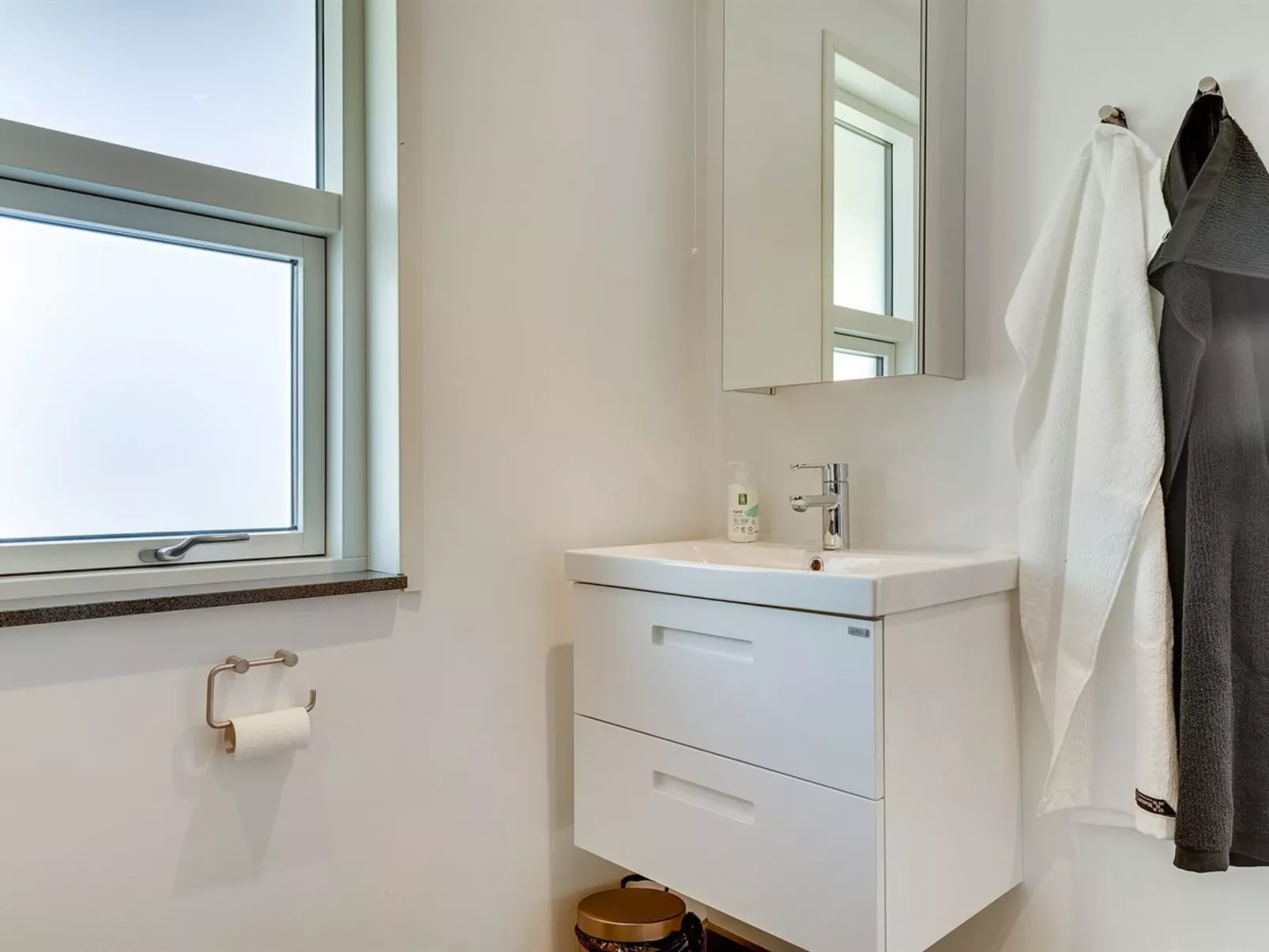 "Kris" - 200m from the sea-Binnen