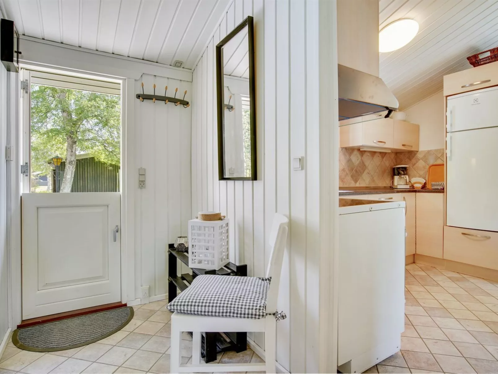 "Ally" - 250m from the sea-Binnen