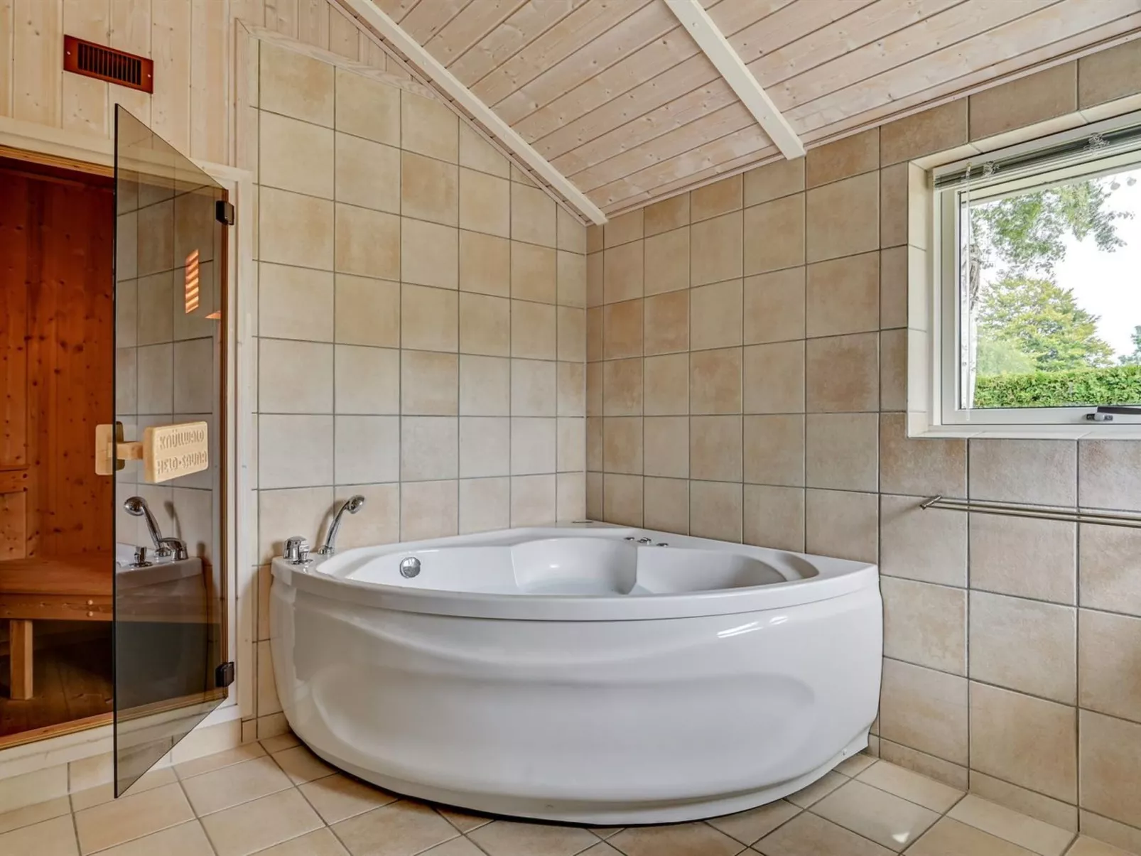 "Tashina" - 200m from the sea-Binnen