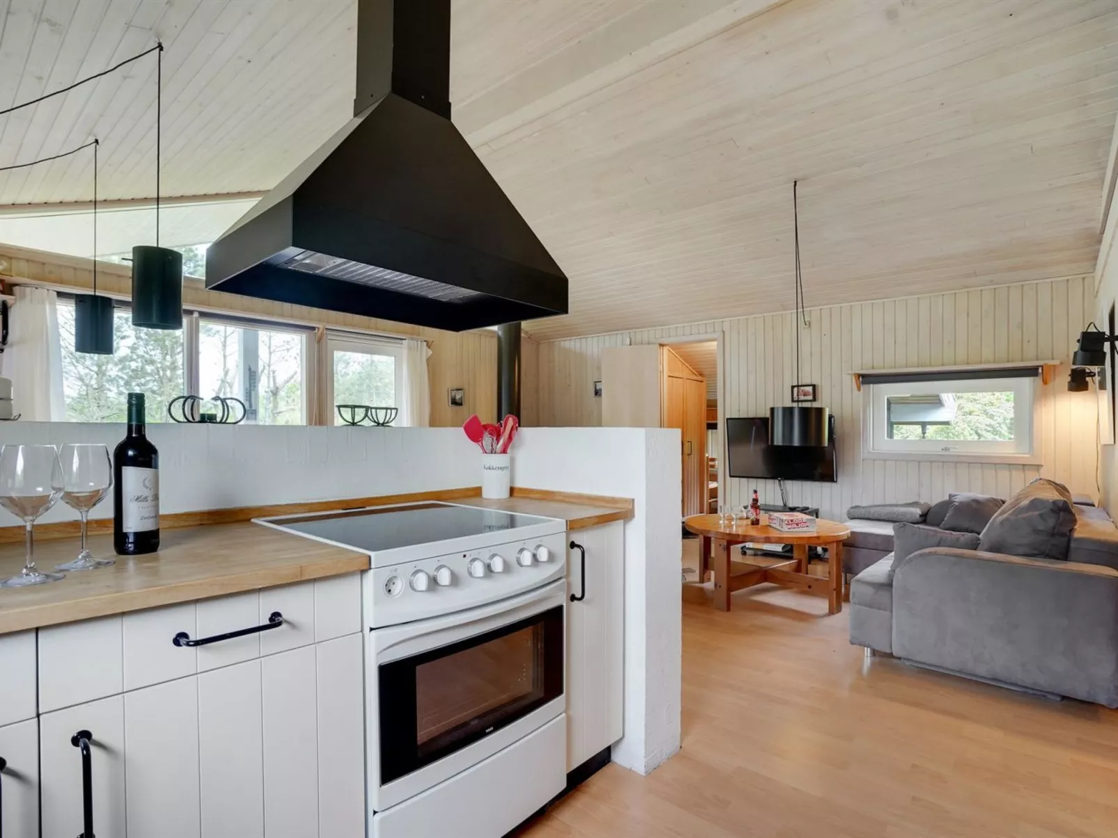 "Evan" - 1.3km from the sea-Binnen