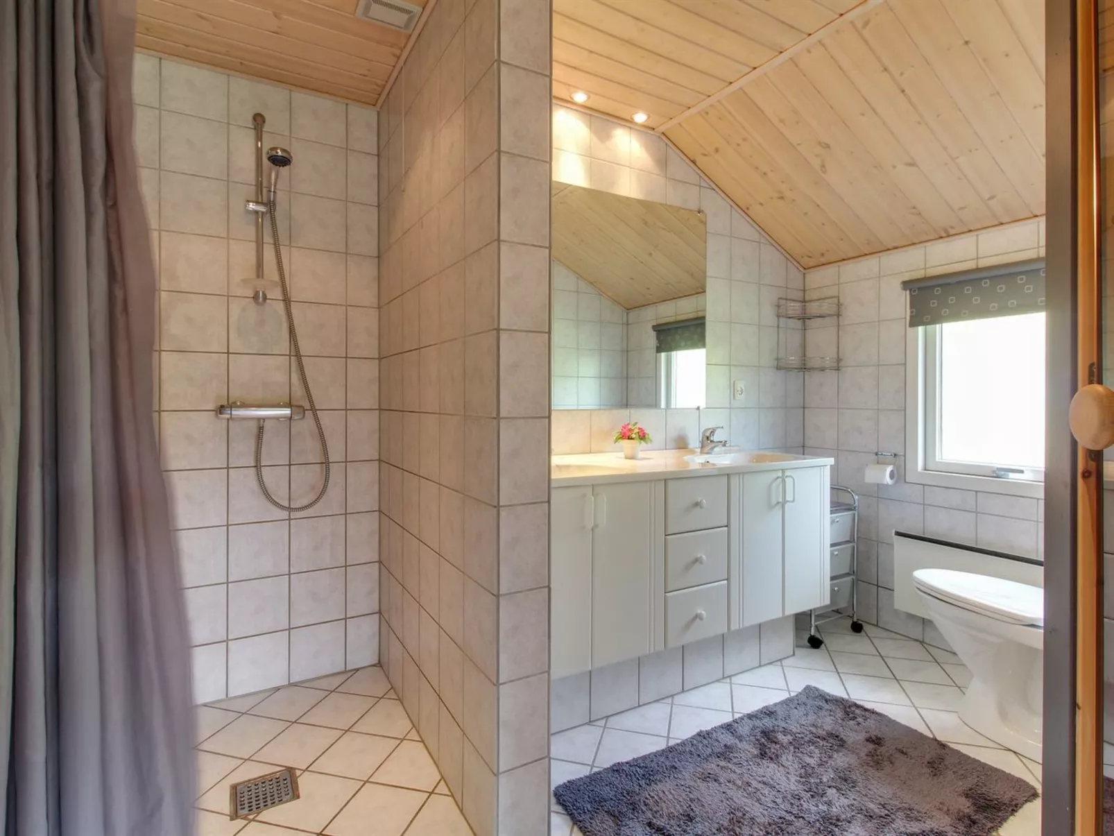 "Maureen" - 10.5km from the sea-Binnen