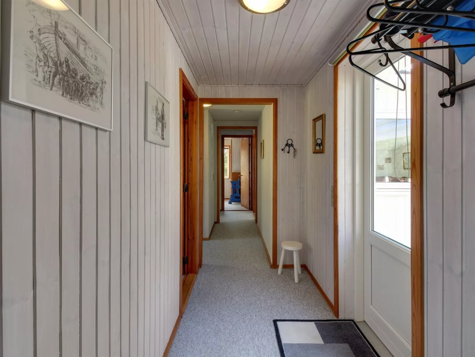 "Iver" - 600m to the fjord-Binnen