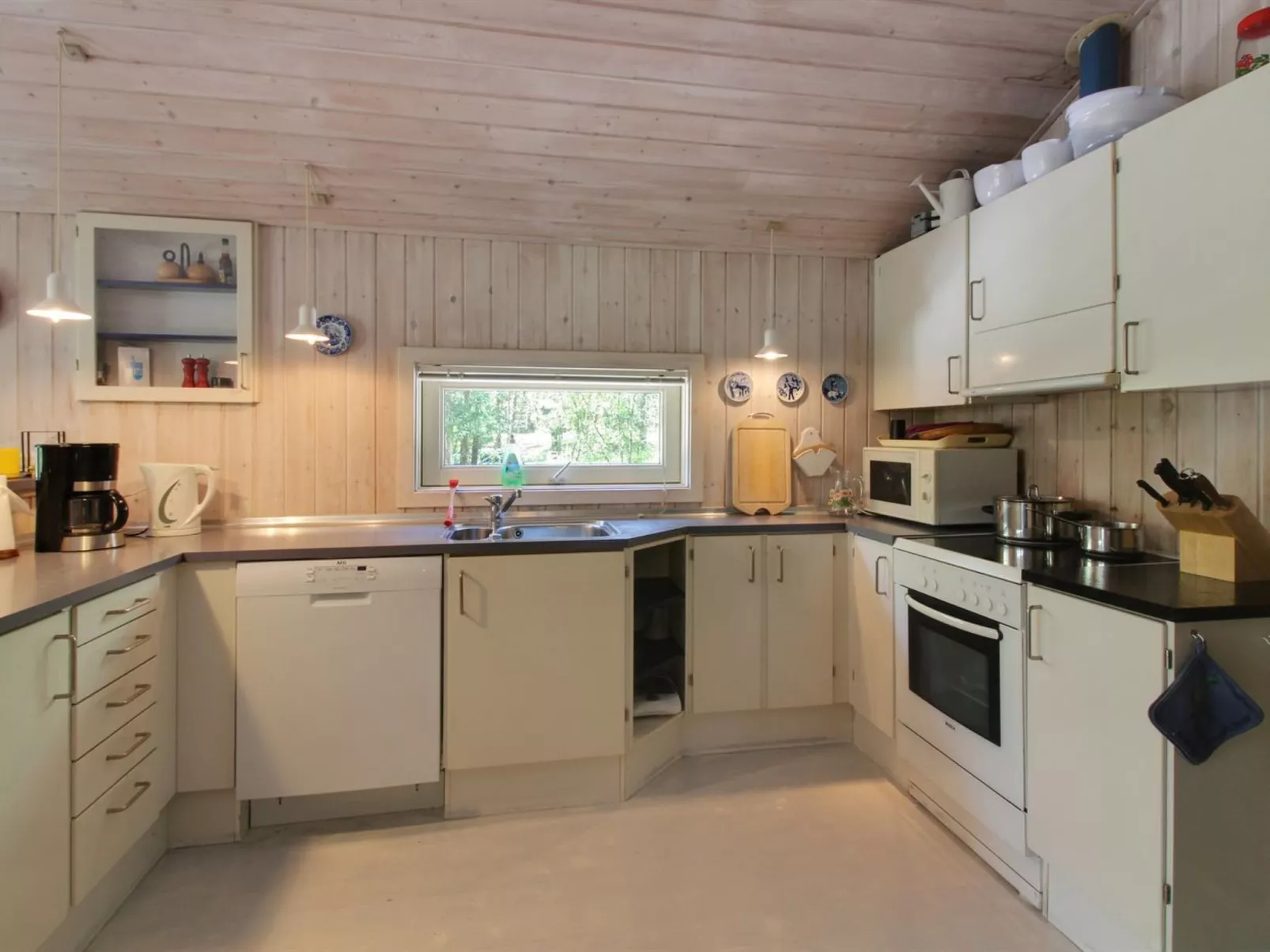 "Almira" - 1.2km from the sea-Binnen