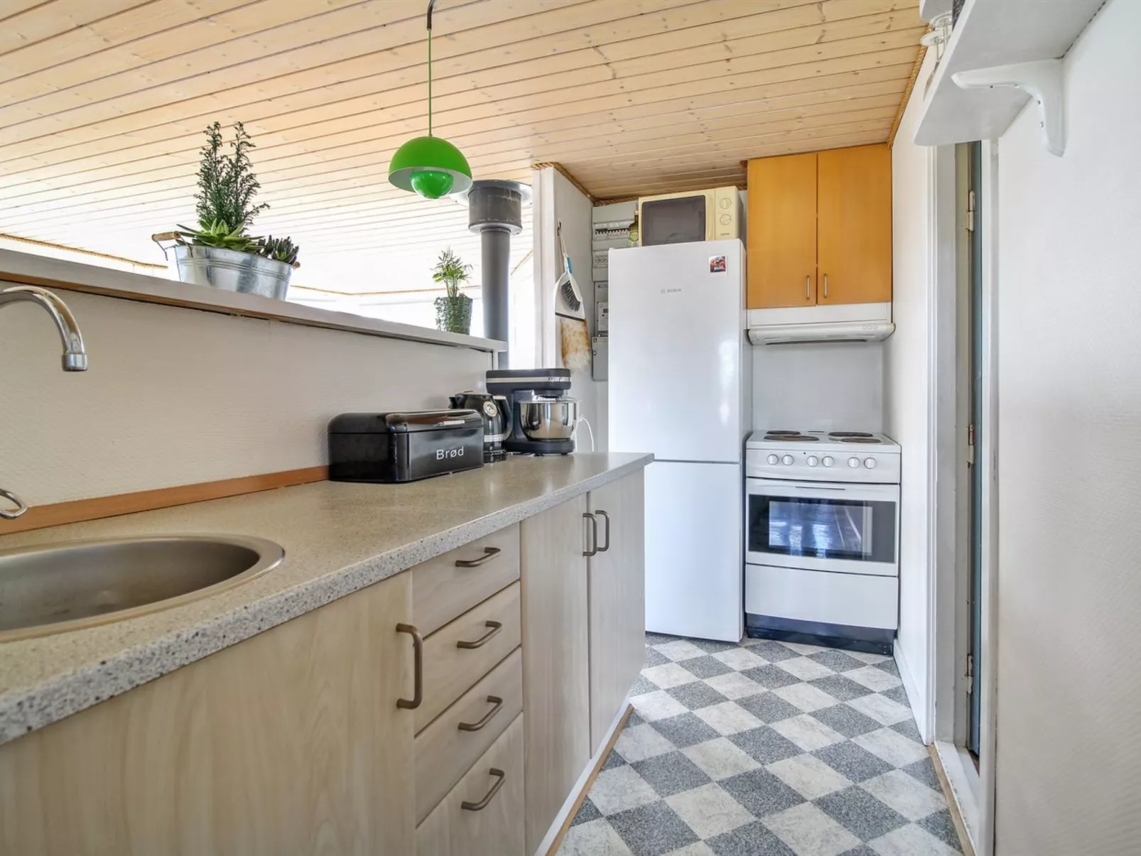 "Jorie" - 100m from the sea-Binnen