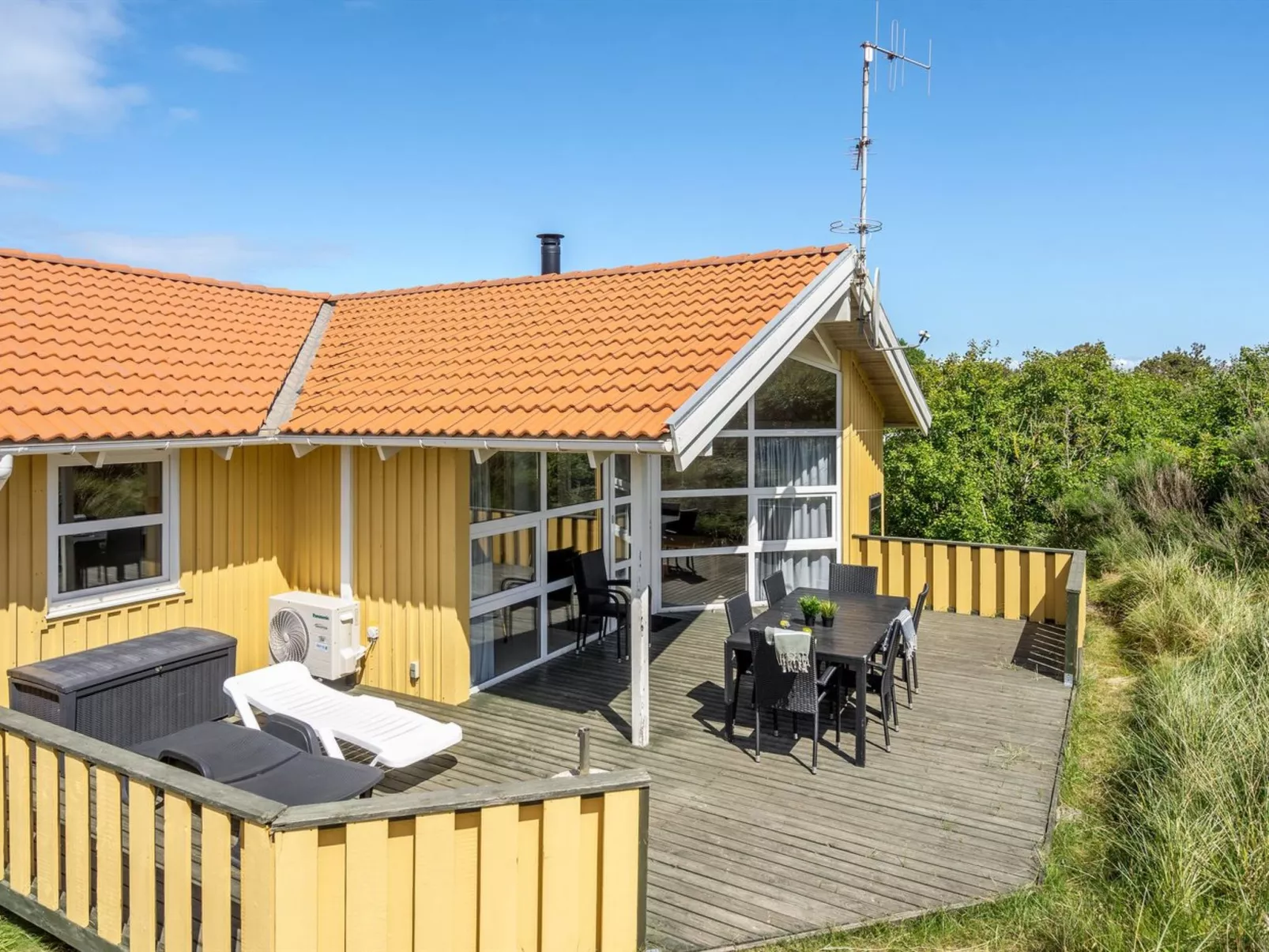 "Midja" - 800m from the sea-Buiten