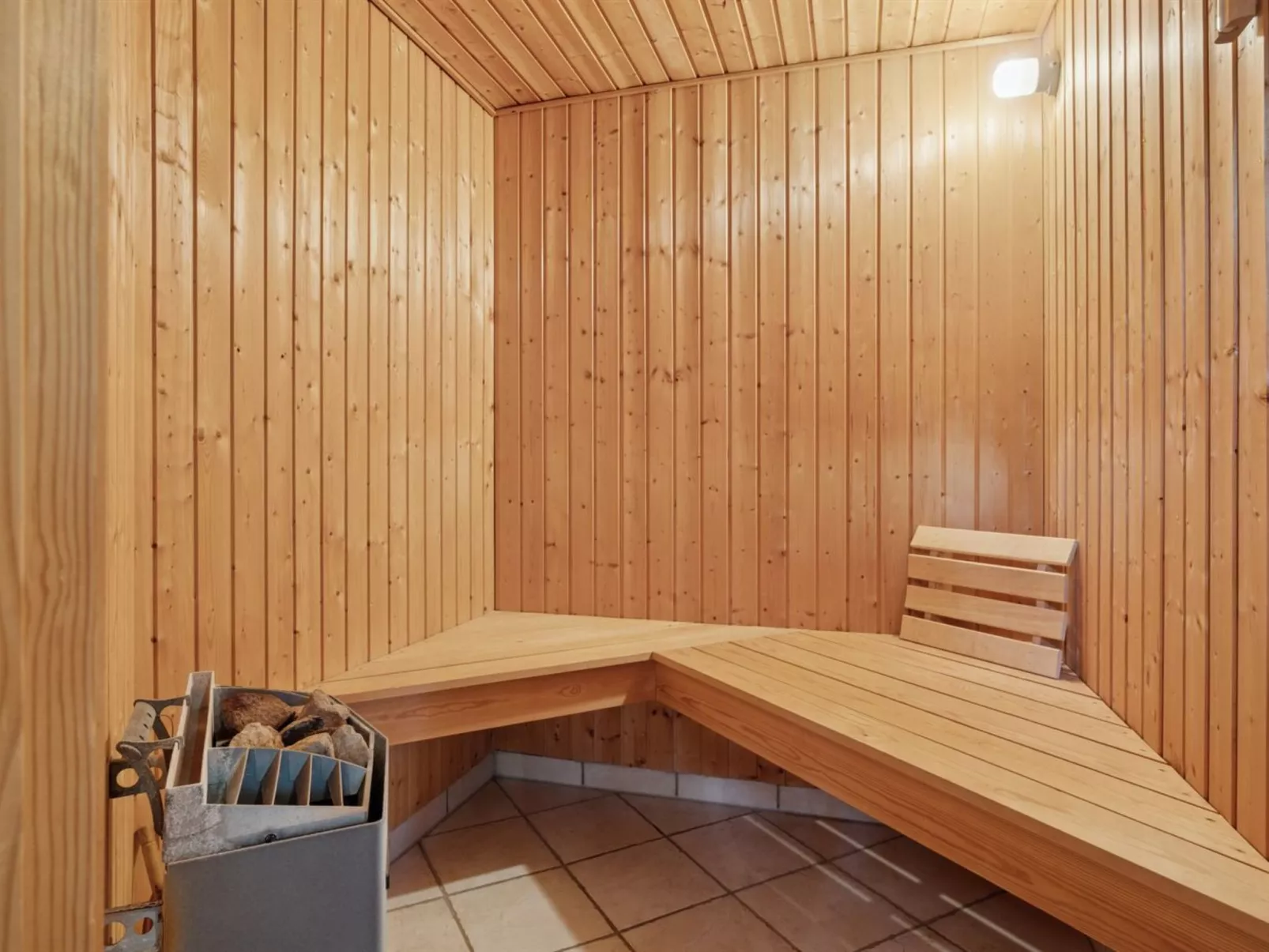 "Bergulv" - 75m from the sea-Binnen