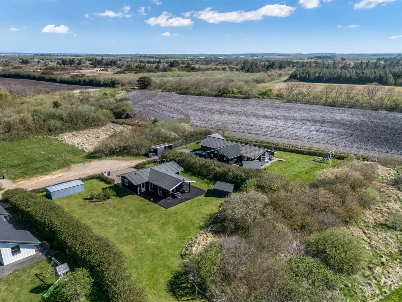 "Holm" - 700m to the fjord-Buiten