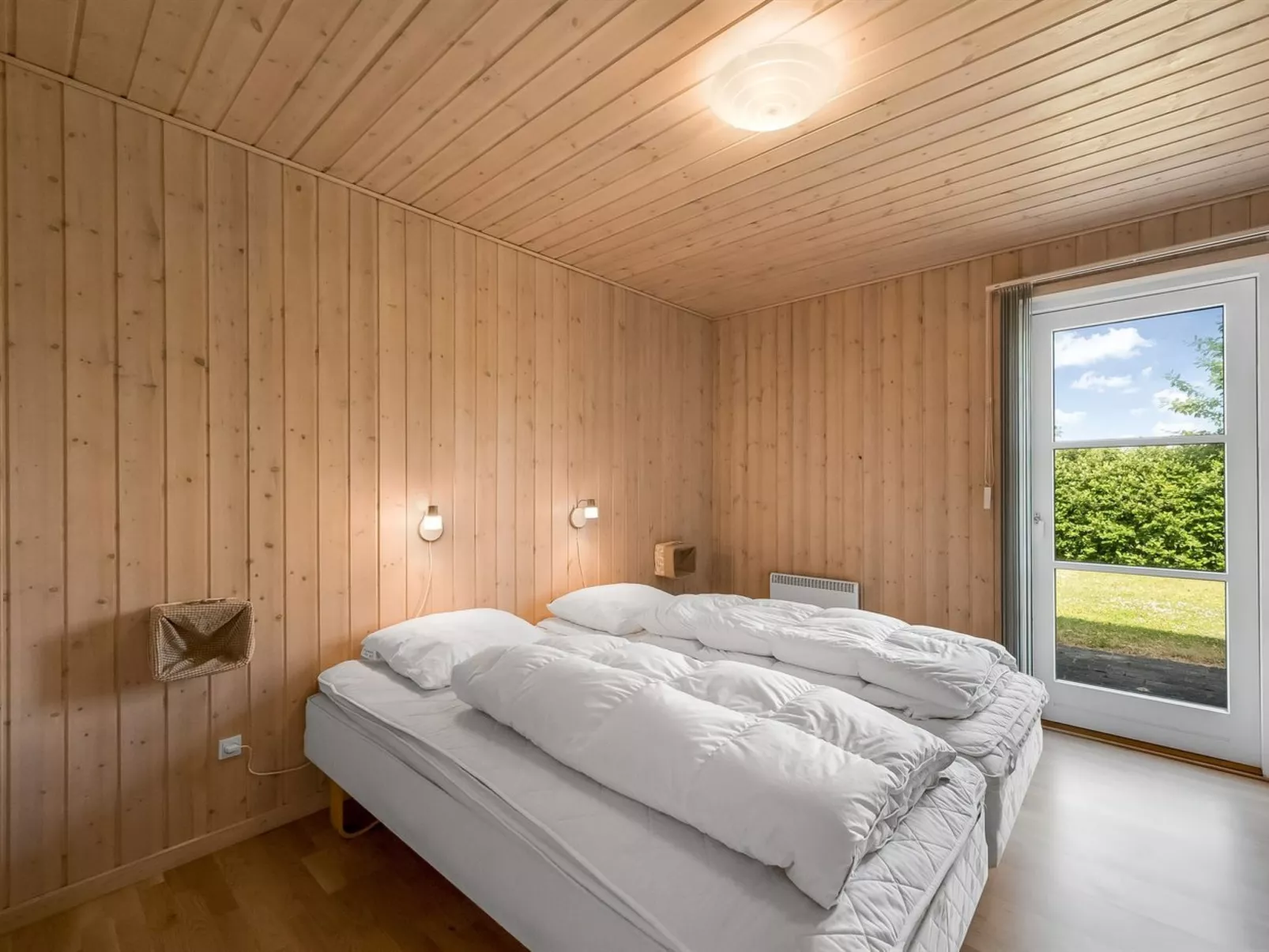 "Saara" - 700m to the fjord-Binnen