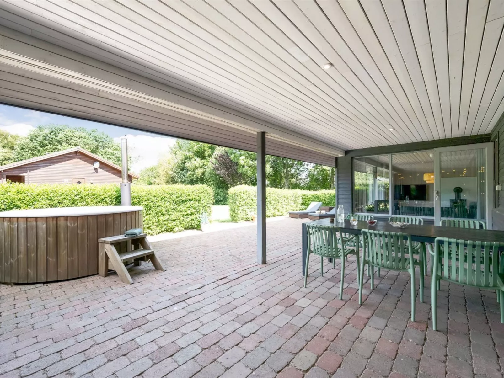 "Knag" - 800m to the fjord-Buiten