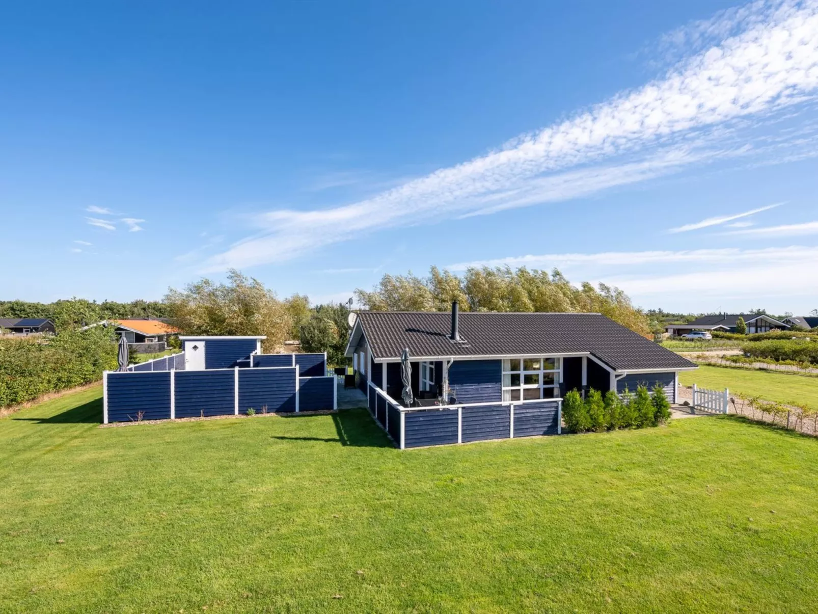 "Shalin" - 1.4km to the fjord-Buiten