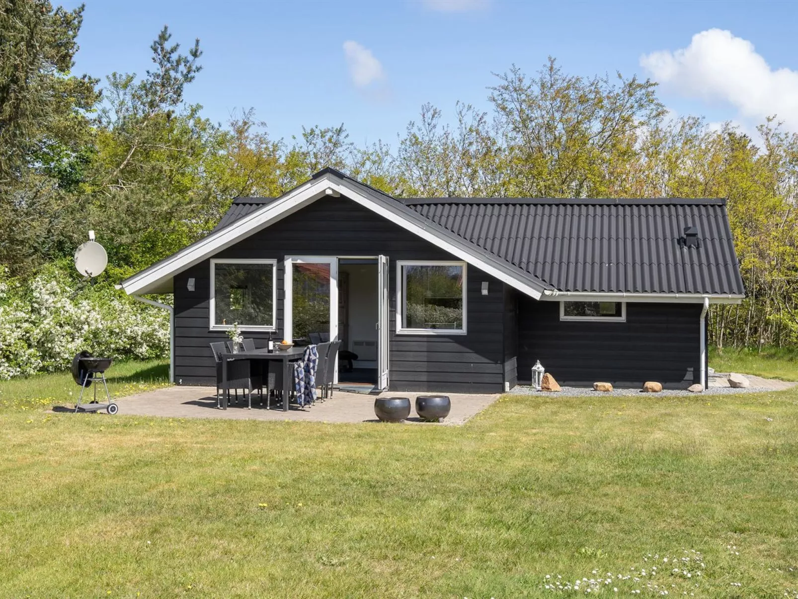 "Ingward" - 300m to the fjord-Buiten