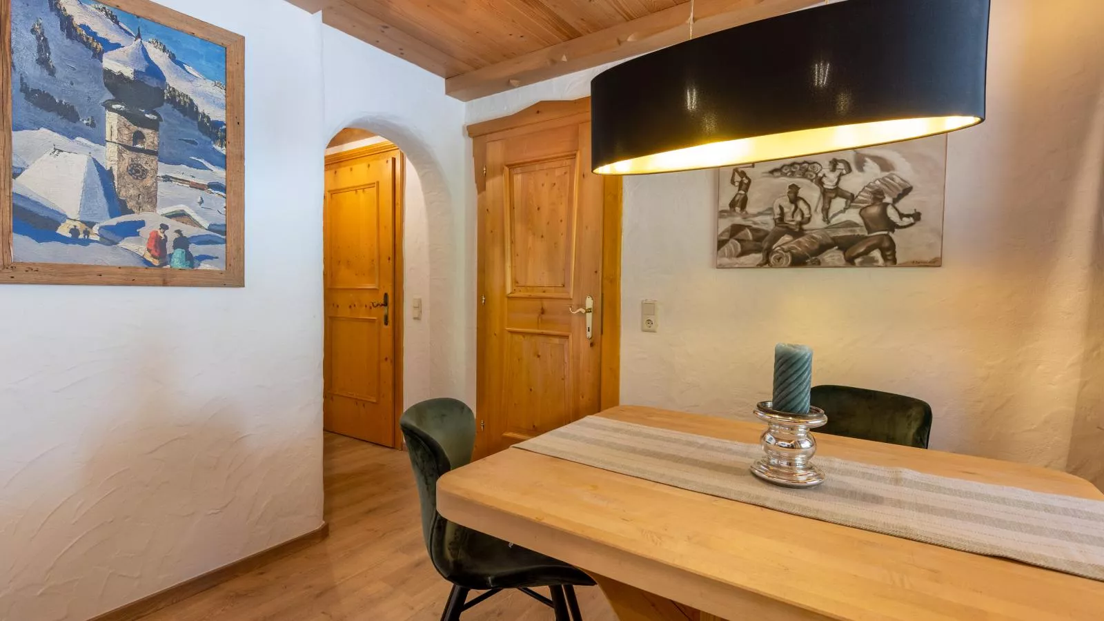 City Hide-Away Paß Thurn Top 3-Eetkamer