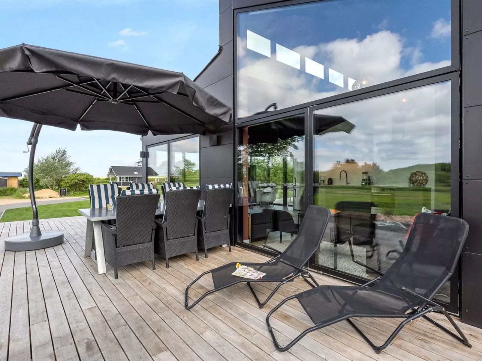 "Emilie" - 250m to the fjord-Buiten