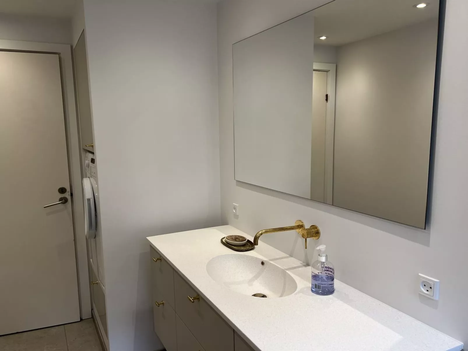 "Alita" - 300m from the sea-Binnen