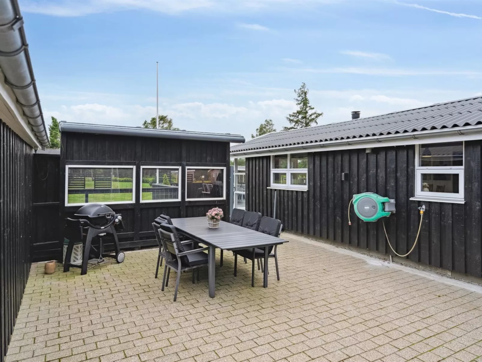 "Sylvi" - 750m from the sea-Buiten