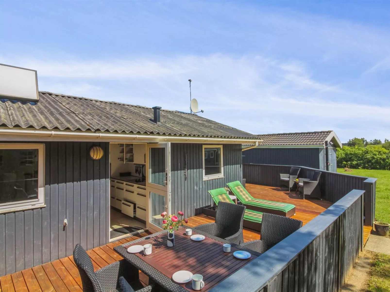 "Wisti" - 600m from the sea-Buiten