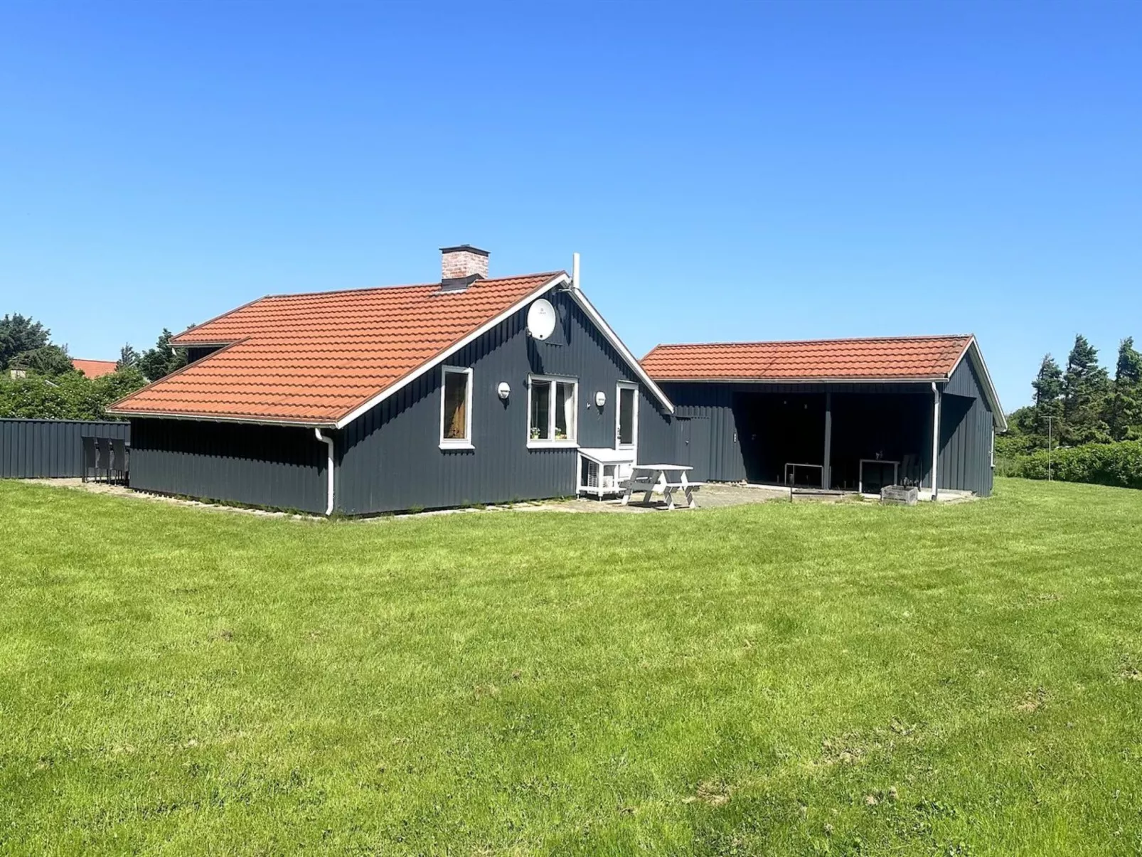 "Frellef" - 491m from the sea-Buiten