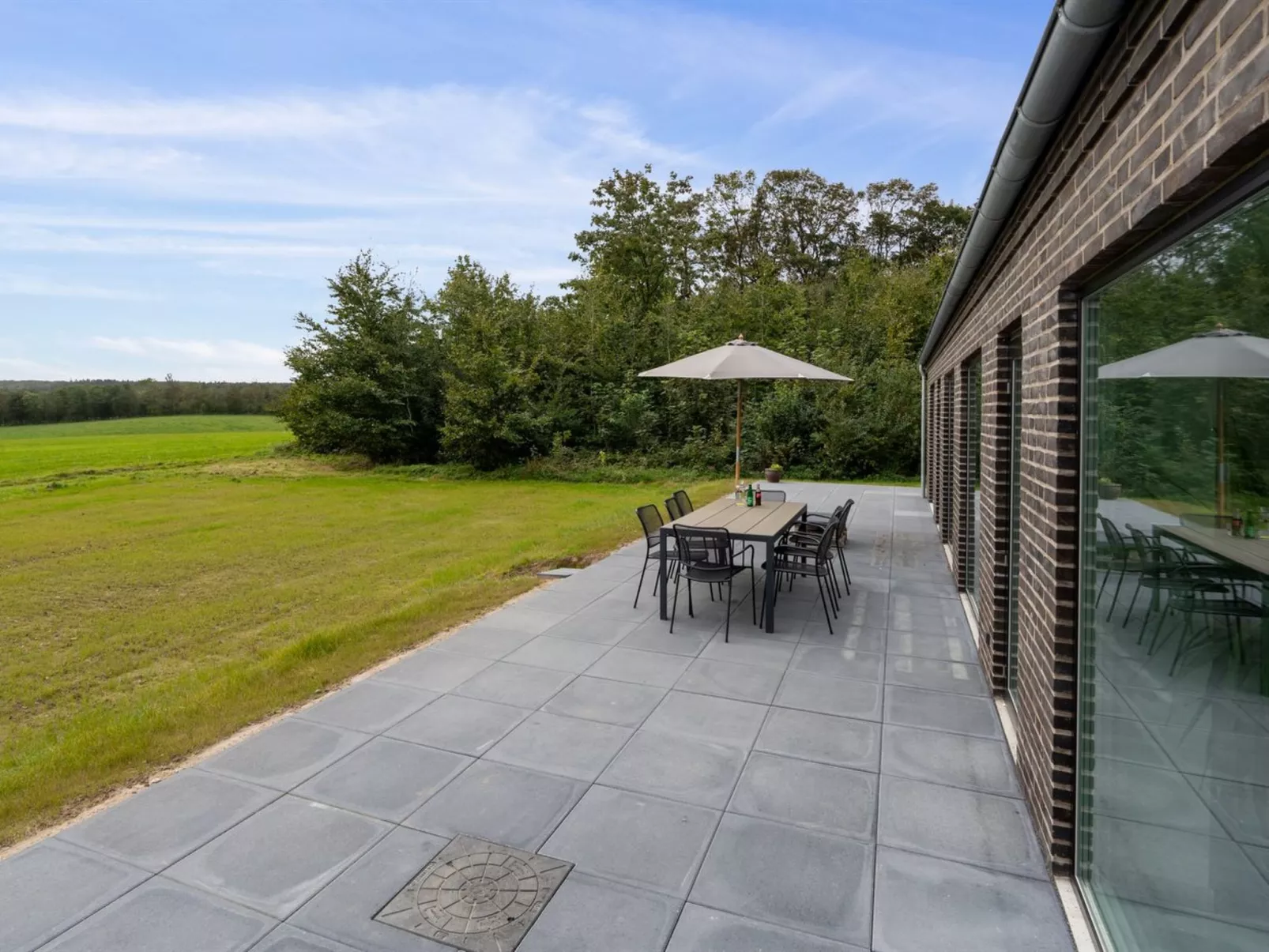 "Landuin" - 30km from the sea-Buiten