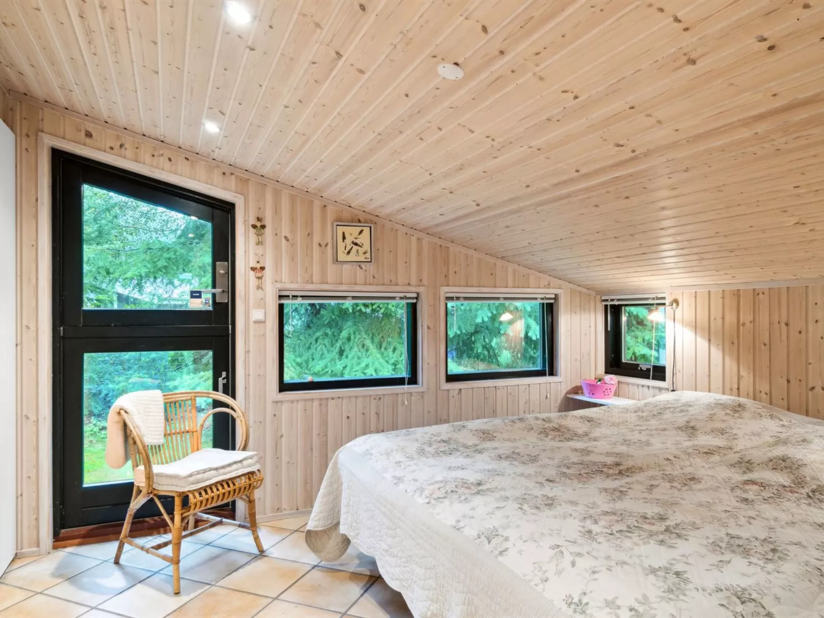 "Aiko" - 375m from the sea-Binnen