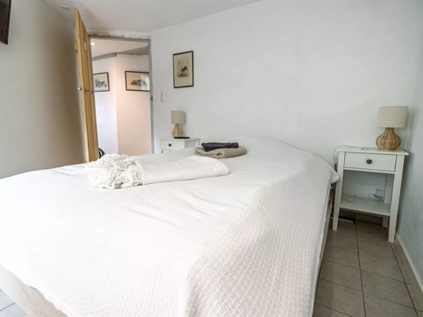 "Arnora" - 48km from the sea-Binnen