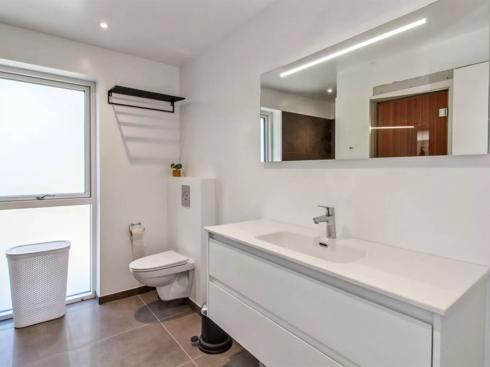 "Razmo" - 2.5km from the sea-Binnen