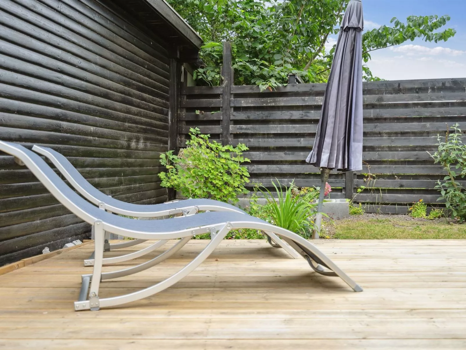 "Tjarven" - 300m from the sea-Buiten