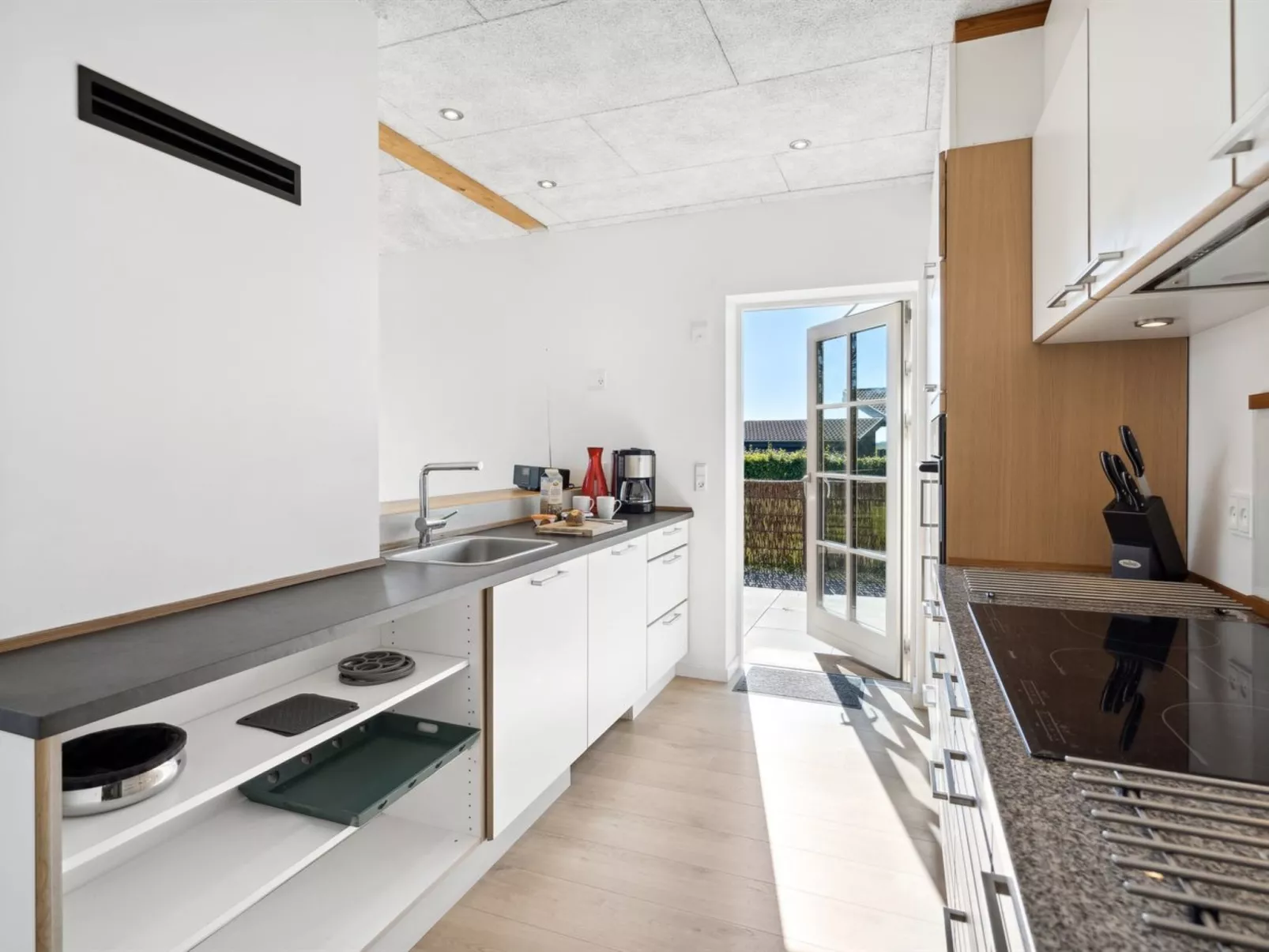 "Aderice" - 300m from the sea-Binnen