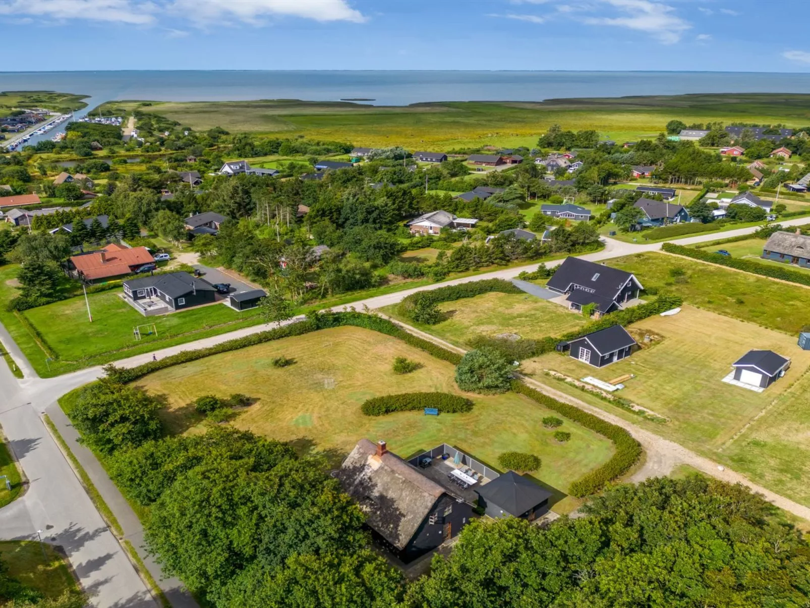 "Hendrina" - 250m to the fjord-Buiten