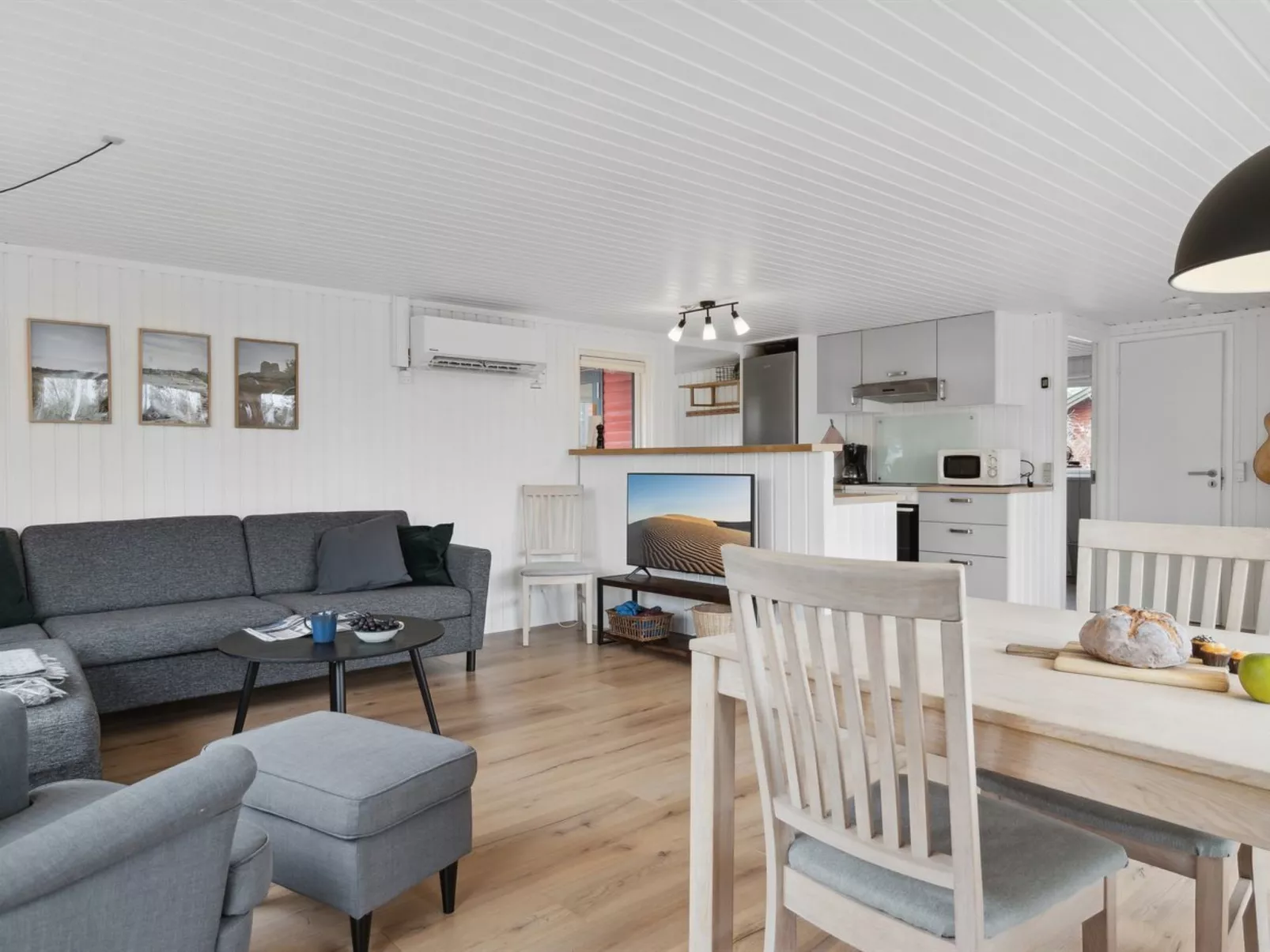 "Dome" - 7km from the sea-Binnen