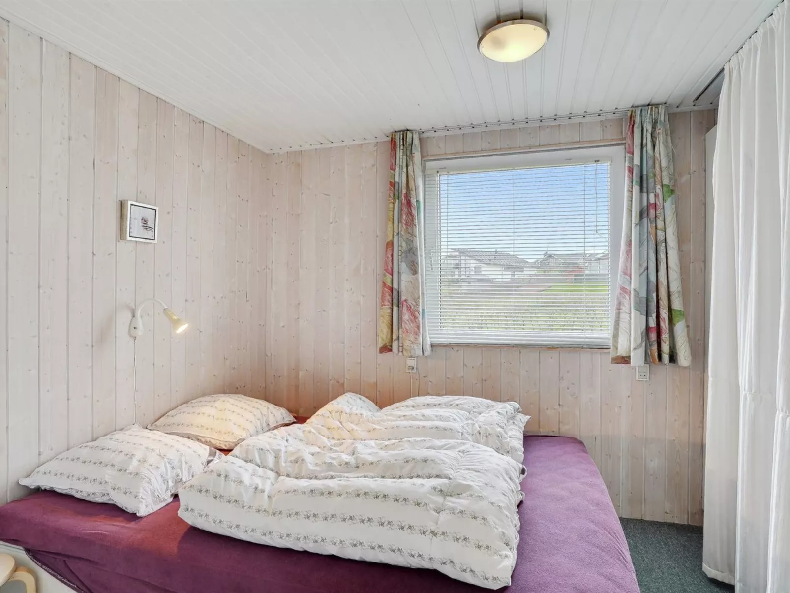 "Ormar" - 100m to the fjord-Binnen