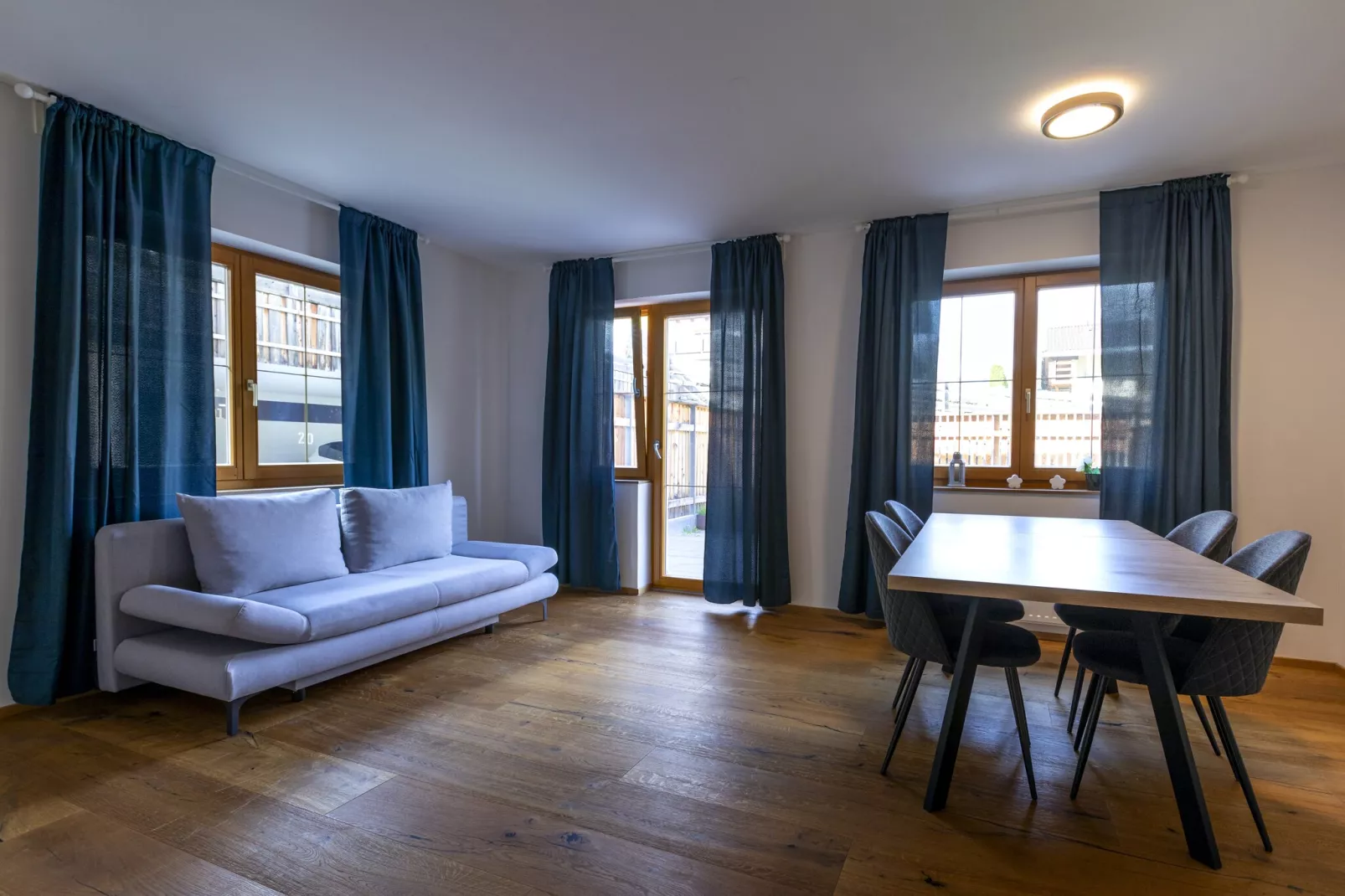 Apartment 7-Woonkamer