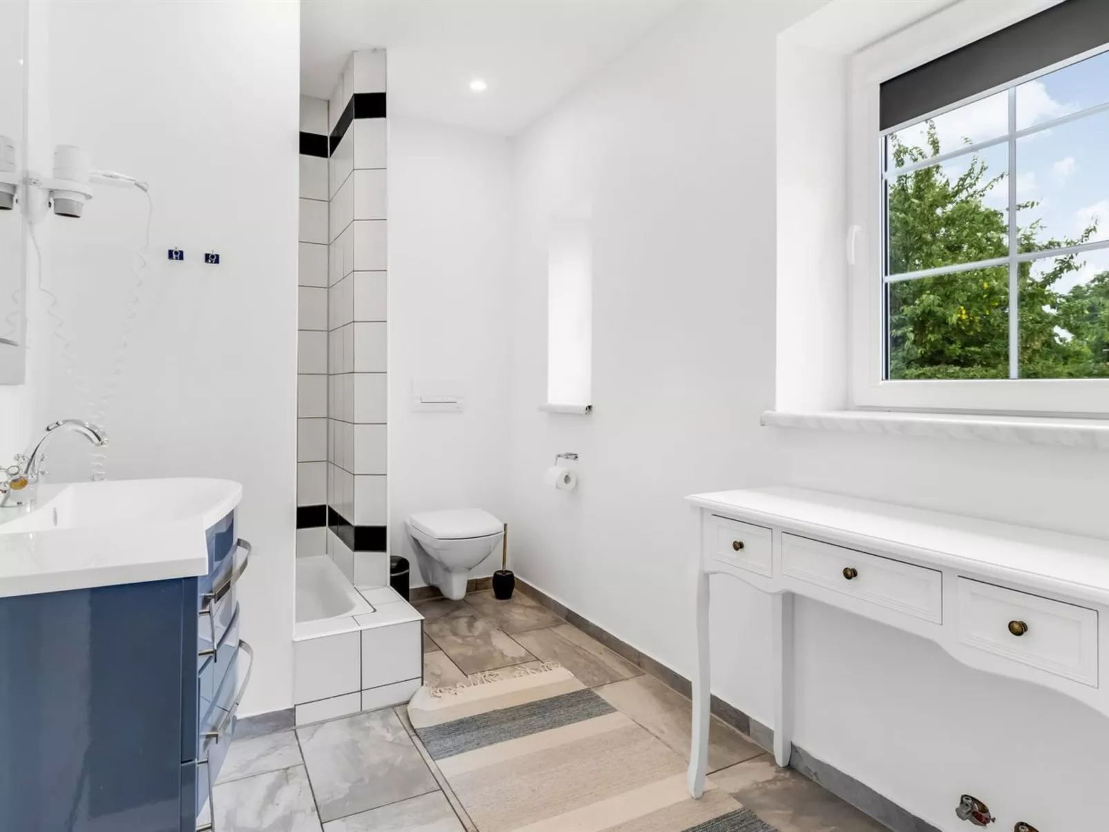 "Aliza" - 14km from the sea-Binnen