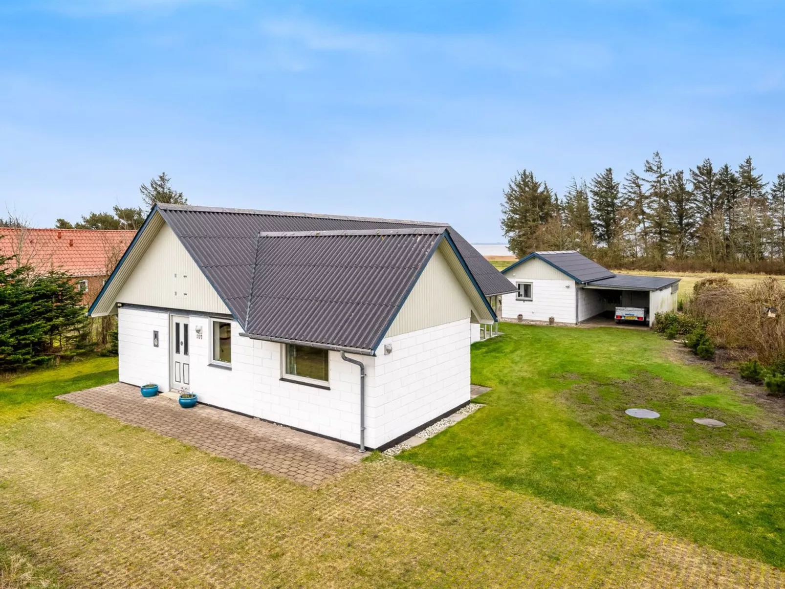 "Moreen" - 200m to the fjord-Buiten