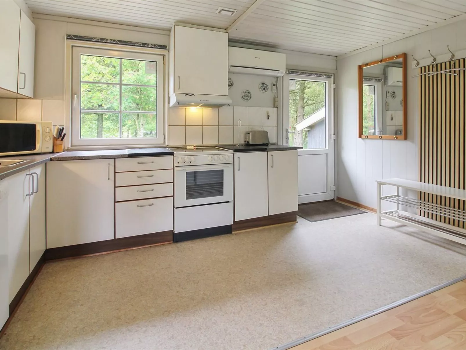 "Ylvi" - 2.8km from the sea-Binnen