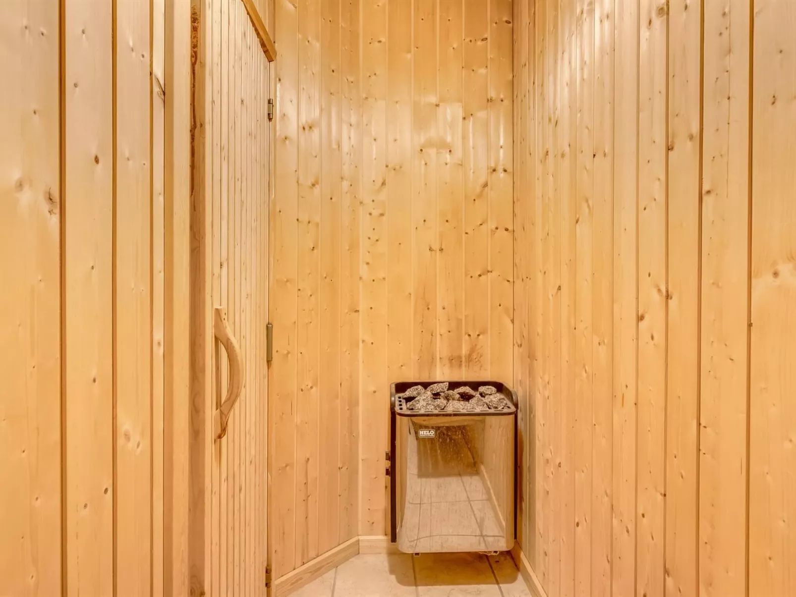 "Emila" - 2.2km from the sea-Binnen