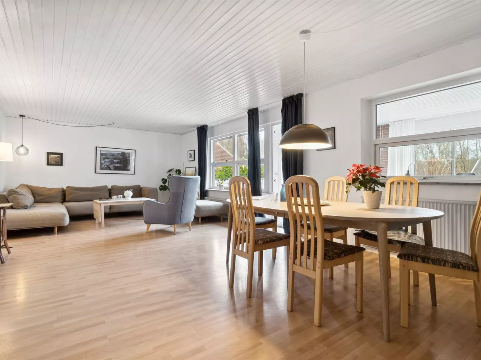 "Yrjö" - 1km from the sea-Binnen