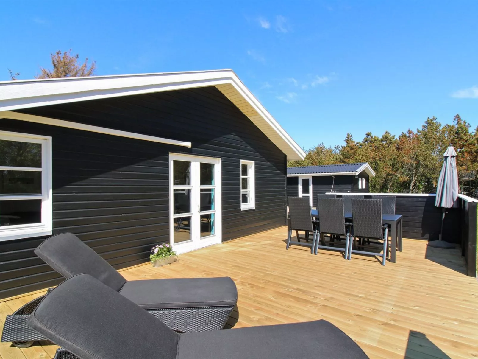 "Hillmari" - 200m from the sea-Buiten