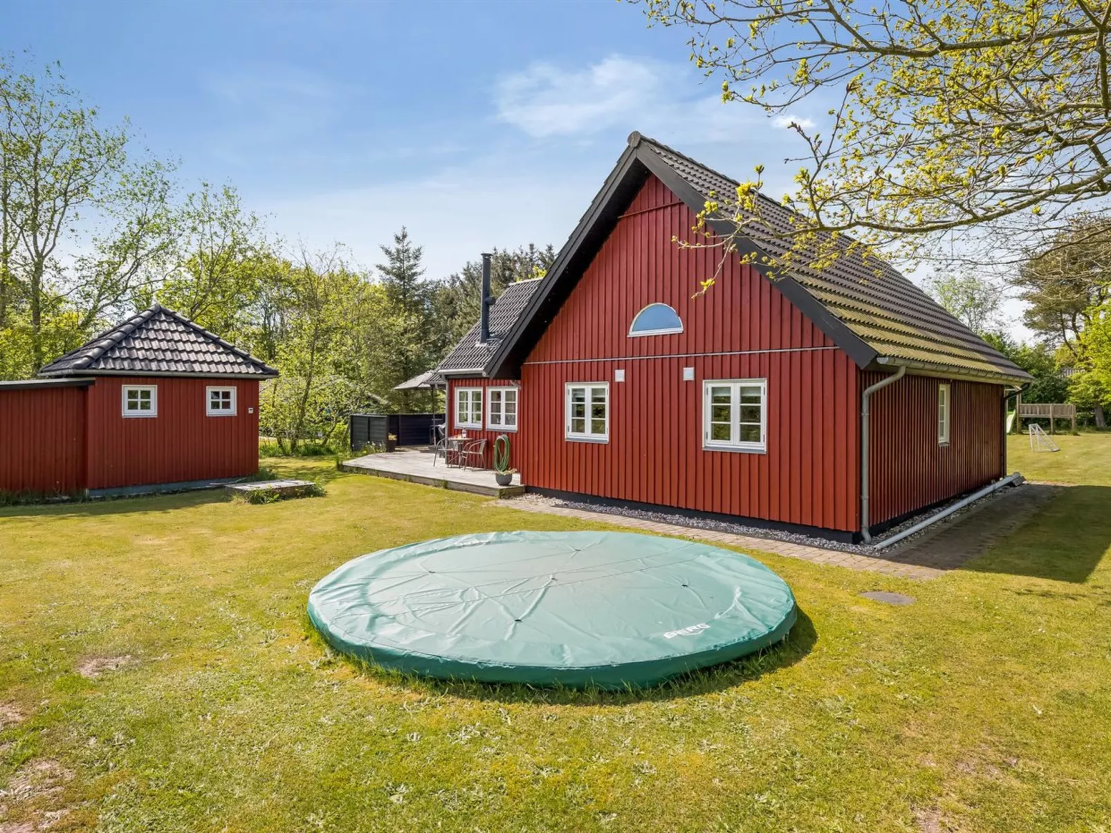 "Soile" - 12km from the sea-Buiten