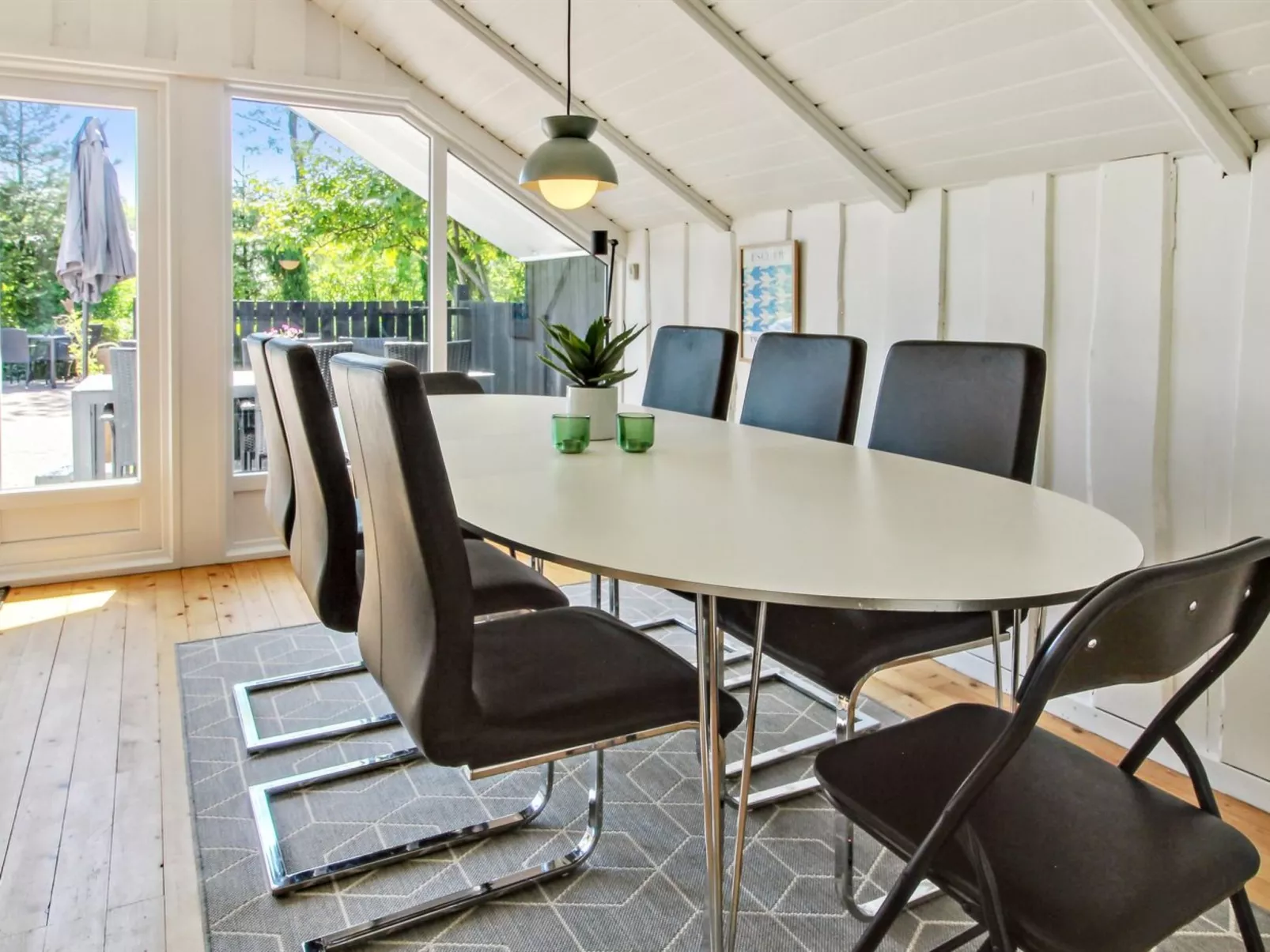 "Jaakob" - 30km from the sea-Binnen