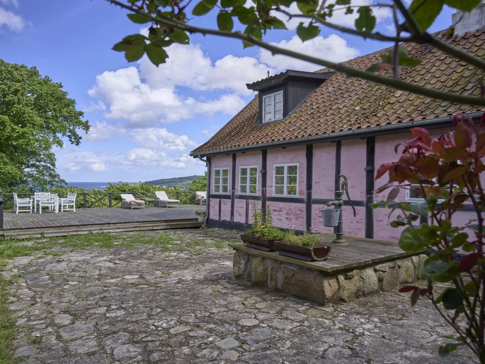 "Merrit" - 250m from the sea-Buiten