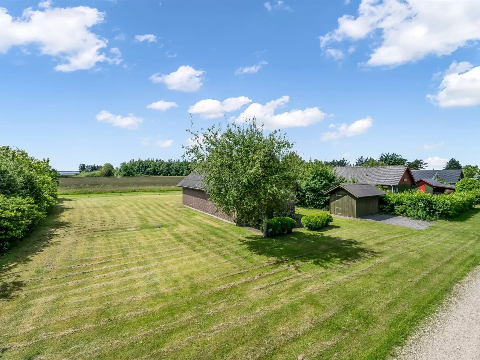 "Arlin" - 380m to the fjord-Buiten