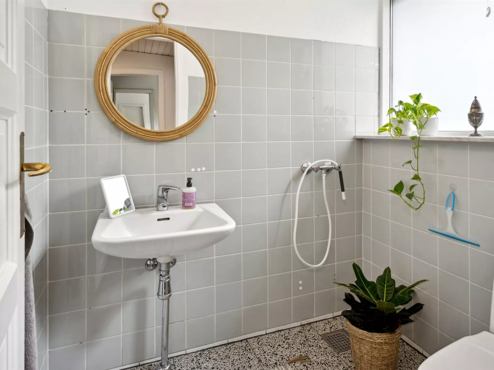 "Biergh" - 250m from the sea-Binnen