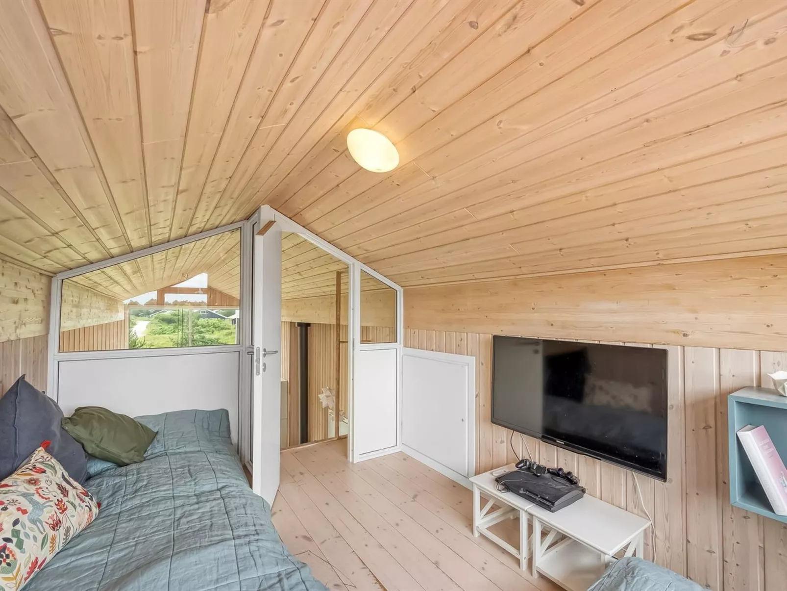 "Felicita" -  from the sea-Binnen