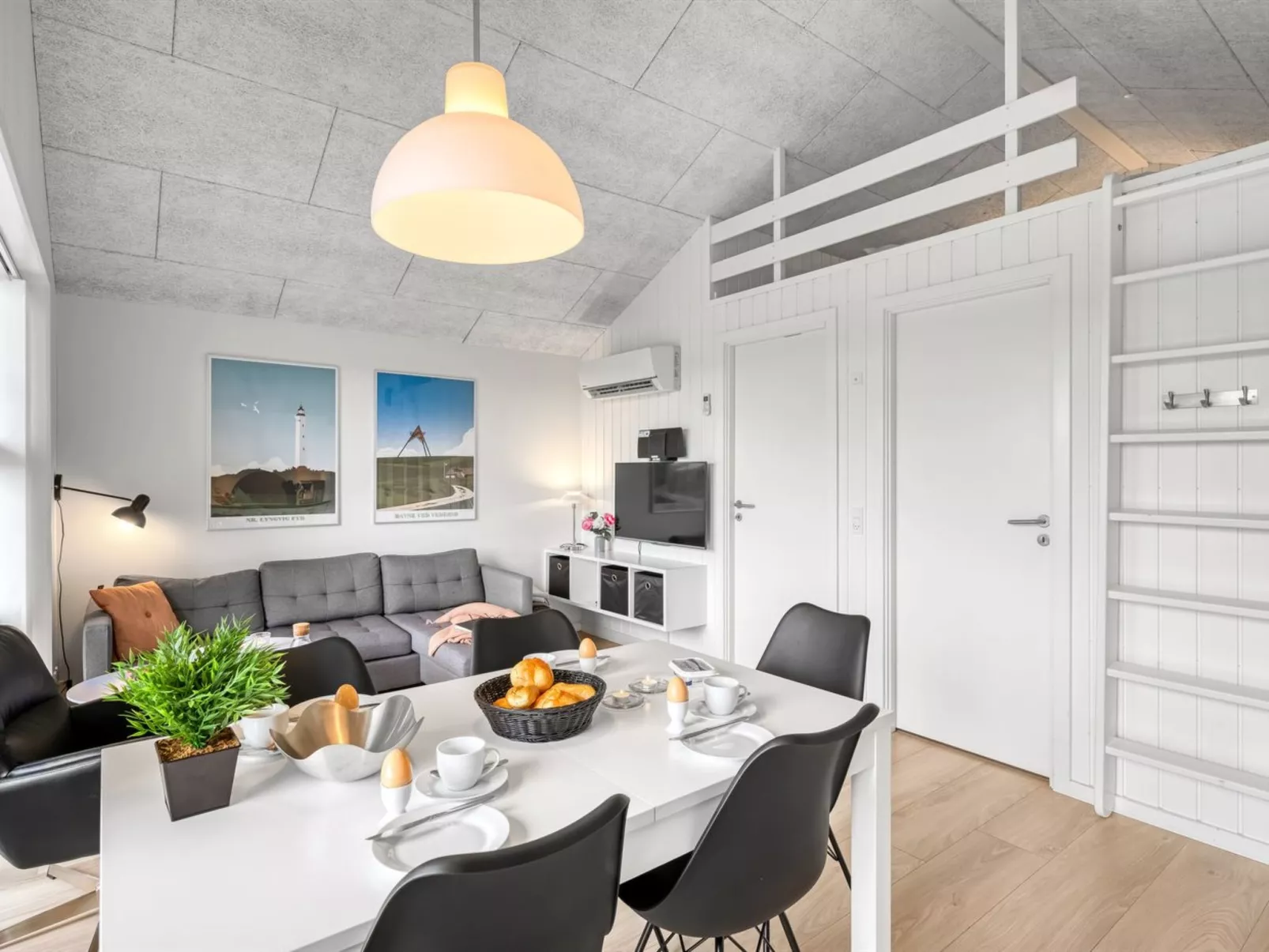 "Antonelle" -  from the sea-Binnen