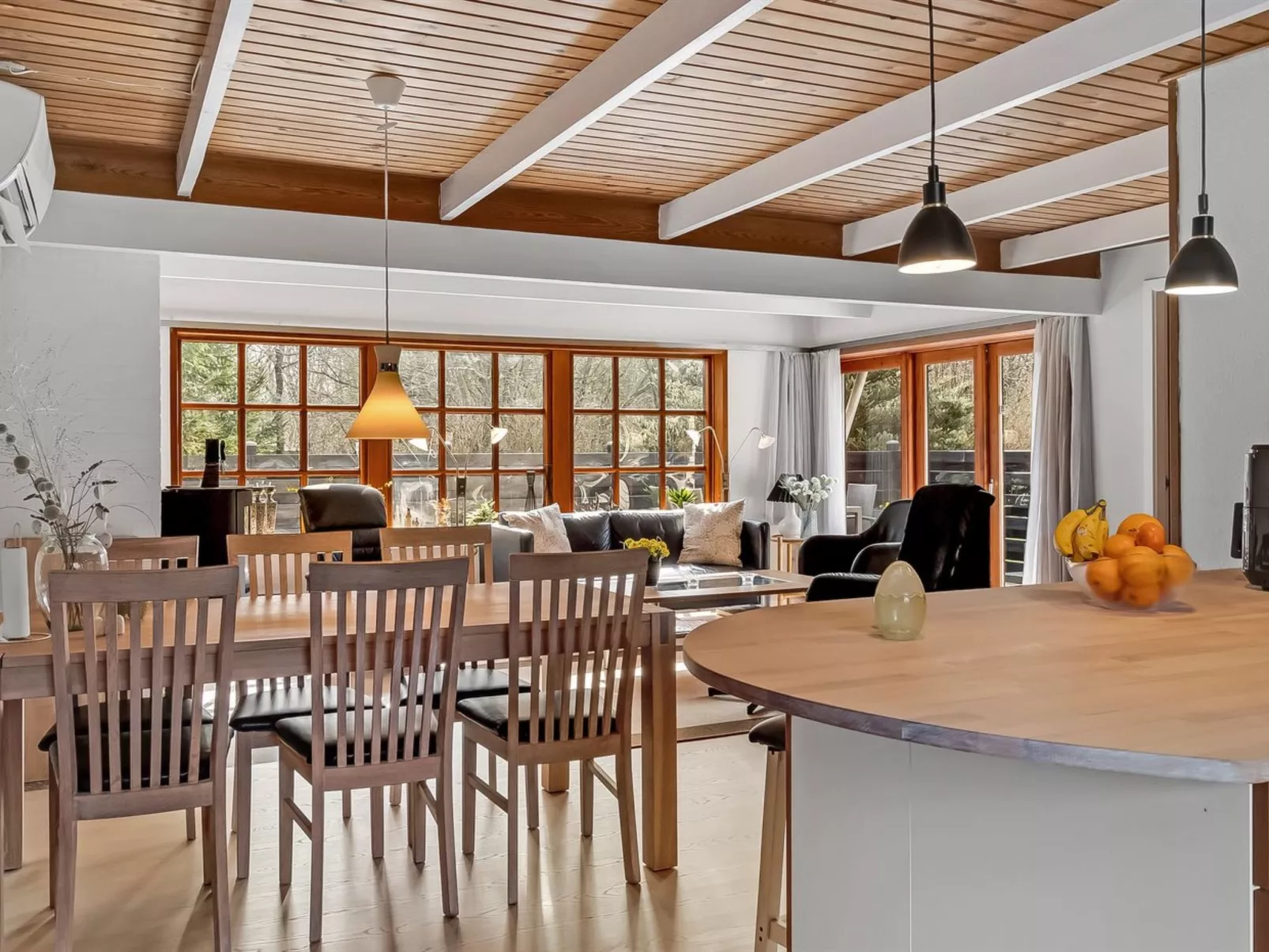 "Berner" - 30km from the sea-Binnen